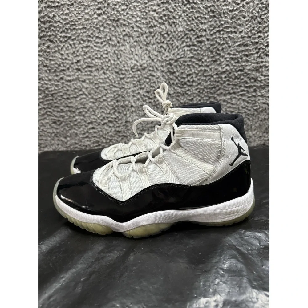 Size 9‎ - Jordan 11 Retro High Concord